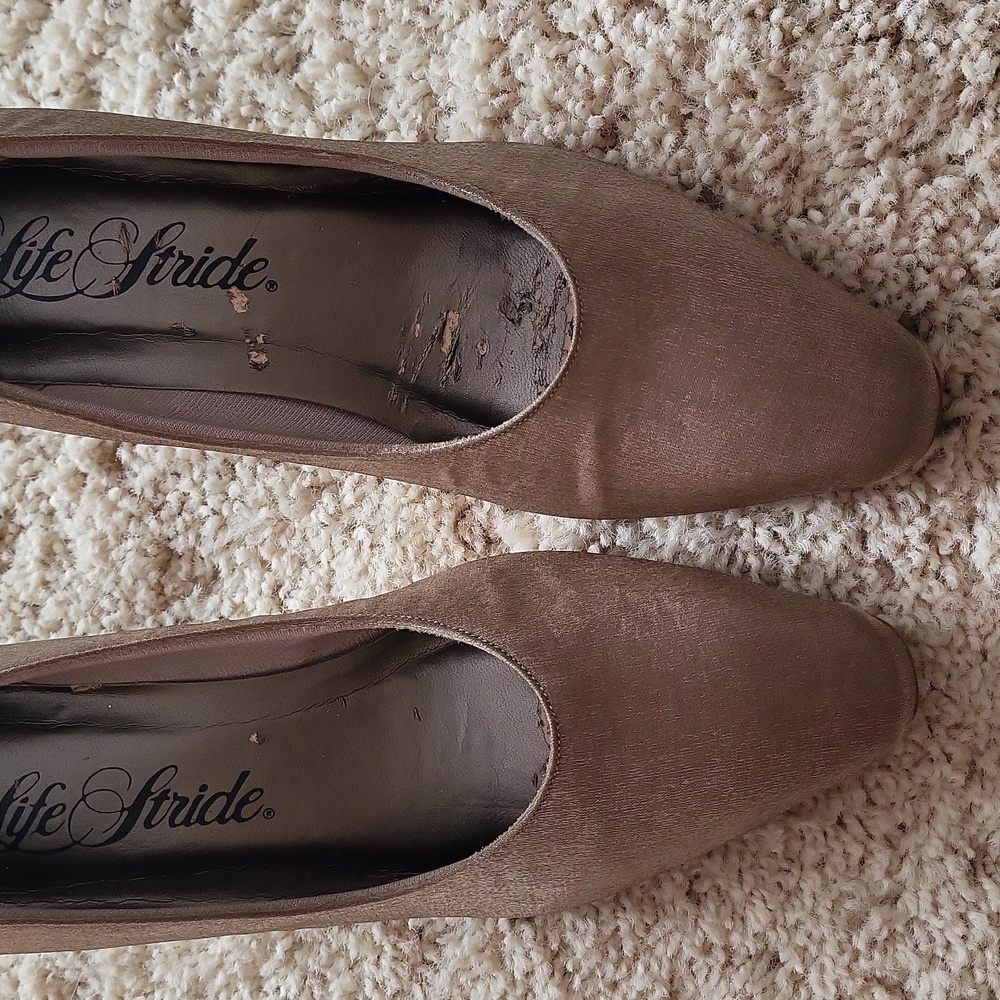 Shoes - Picture 2 of 4